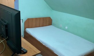 Chirie de bun simț sau nu? Cu cât se închiriază un apartament în Cluj cu pereți neîngrijiți și baie minusculă. "E pod în cel mai fericit caz/O ru