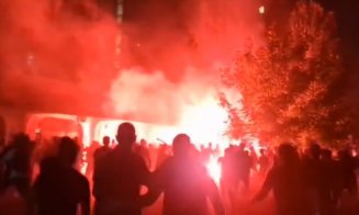Scene de război în Serbia: Proteste violente împotriva partidului de guvernământ