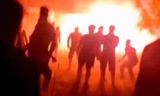 Scene de război în Serbia: Proteste violente împotriva partidului de guvernământ