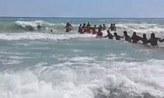 Când viața nu e mai importantă decât o baie în mare... / Lanț uman pe litoralul Mării Negre și bărbat de 35 de ani înecat
