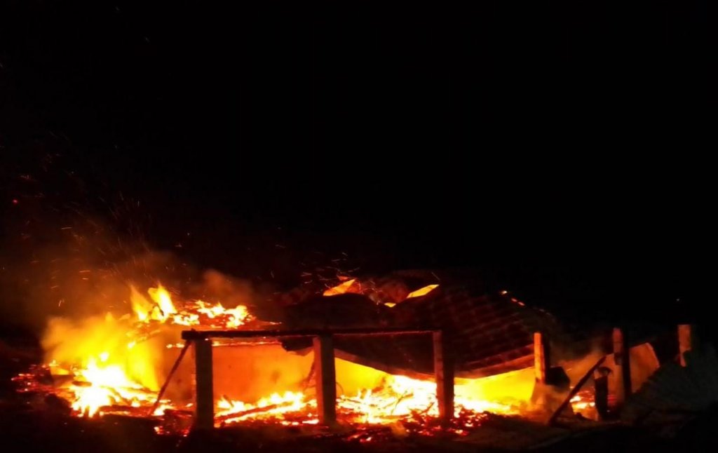 Incendiu devastator în Cluj: Casa unei familii a ars complet