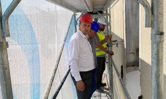 Transformare spectaculoasă a Palatului Administrativ din Cluj: Ferestrele vechi de peste 100 de ani, restaurate cu tehnici speciale