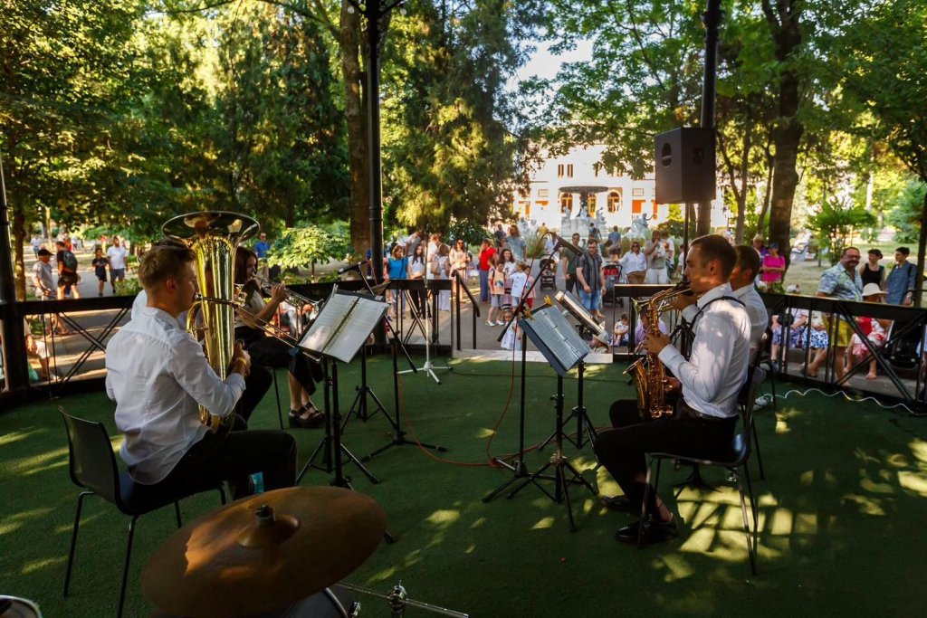 Ploaia a amânat Concertul de fanfară din Parcul Central