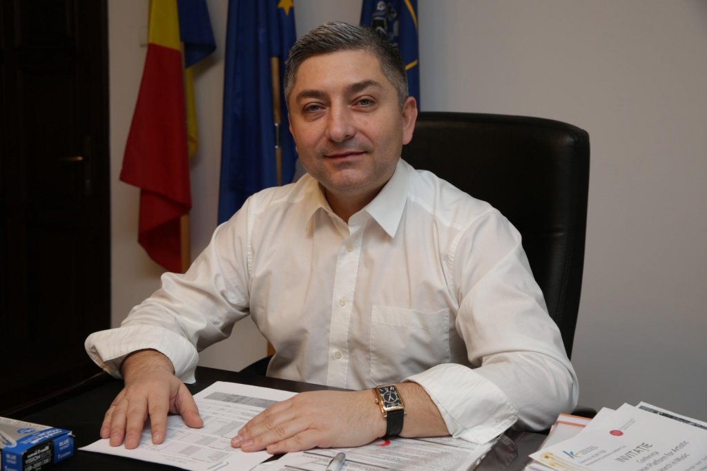 Alin Tișe: „Ministerul Fericirii. Doamnelor și domnilor, iată-mă!”