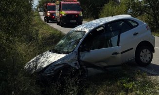 Accident rutier într-o localitate din Cluj: Două persoane, printre care un copil, transportate de urgență la spital