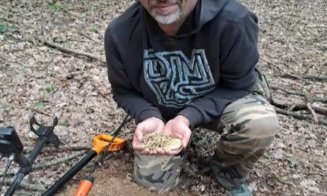 Tezaur de aur descoperit în Cluj / Comoara a fost găsită cu ajutorul unui detector de metale