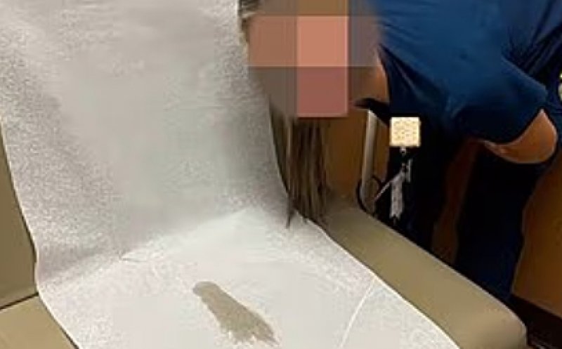 Angajați de la urgență, concediați după ce un videoclip în care personalul își bate joc de fluidele corporale ale pacienților a ajuns viral pe TikTok