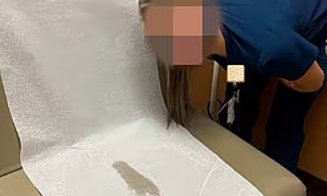 Angajați de la urgență, concediați după ce un videoclip în care personalul își bate joc de fluidele corporale ale pacienților a ajuns viral pe TikTok