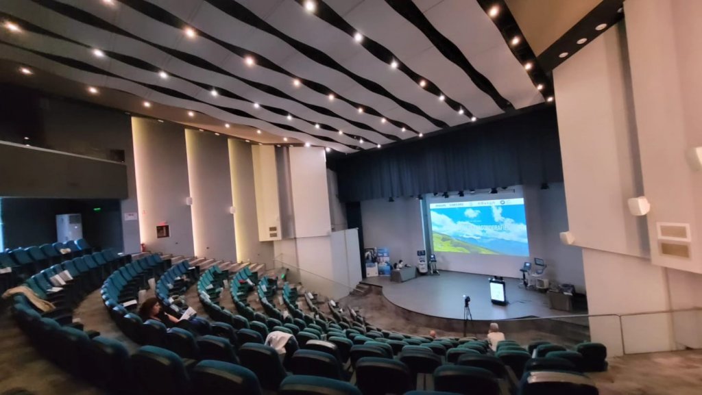 Cum să planifici un eveniment de succes în sezonul de toamnă la Centrul de Conferințe Univers