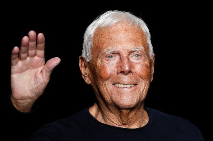 A murit celebrul designer italian Giorgio Armani