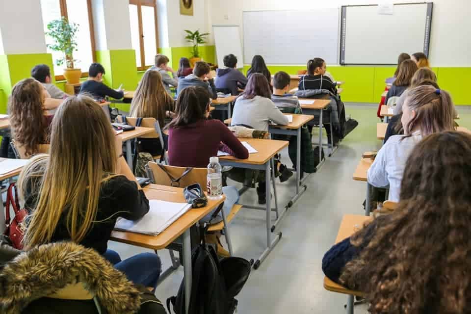 Școli insuficiente în zona metropolitană a Clujului. Boc: ''La Ghibu, 38% din elevi provin din afara municipiului''