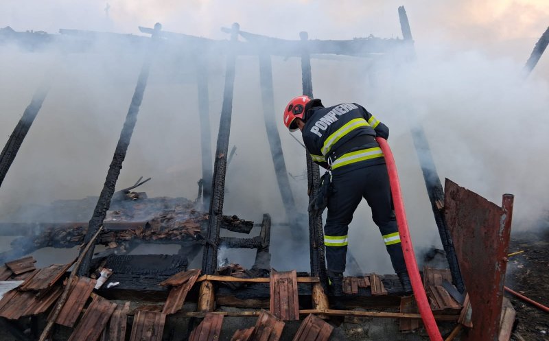 Incendiu puternic la un imobil din Cluj: două autospeciale ISU au intervenit