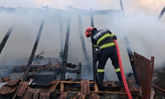 Incendiu puternic la un imobil din Cluj: două autospeciale ISU au intervenit