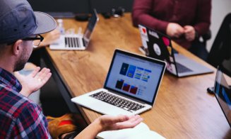 Cluj-Napoca găzduiește a treia ediție Business Smart Education, eveniment dedicat antreprenorilor și finanțelor inteligente