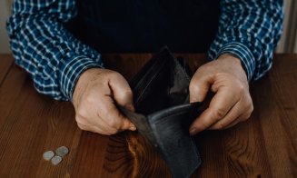 Românii, sufocați de facturi: 1 din 7 nu și-a putut plăti întreținerea sau ratele în 2024. Date îngrijorătoare