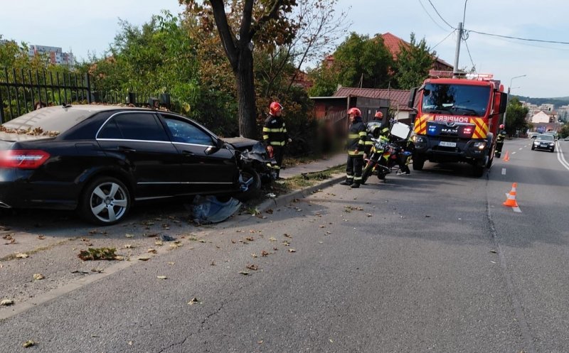 Accident rutier grav pe strada Frunzișului din Cluj. O femeie a fost transportată la spital