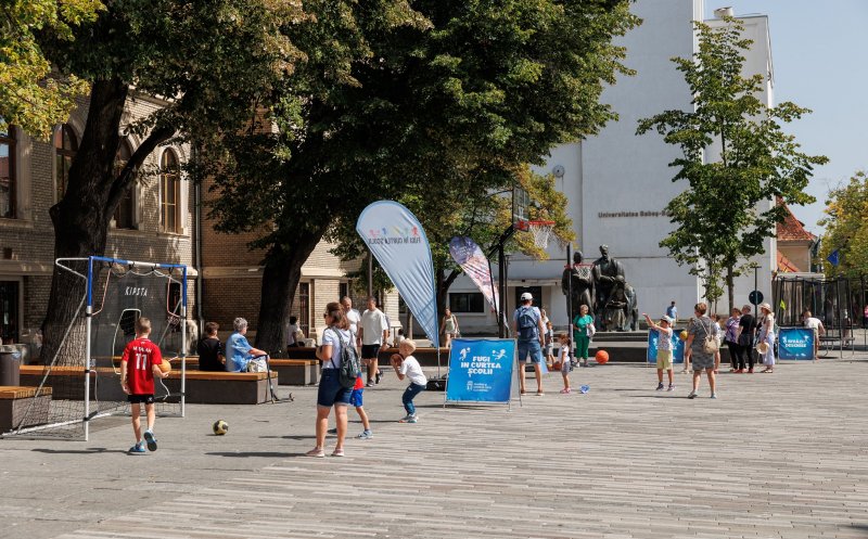 Cluj-Napoca devine din nou un teren de joacă în aer liber. Clujenii, invitați la mișcare: Fotbal, baschet, volei, badminton sau tenis de masă