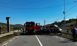 Accident GRAV în Mera. Drumul este blocat pe ambele sensuri