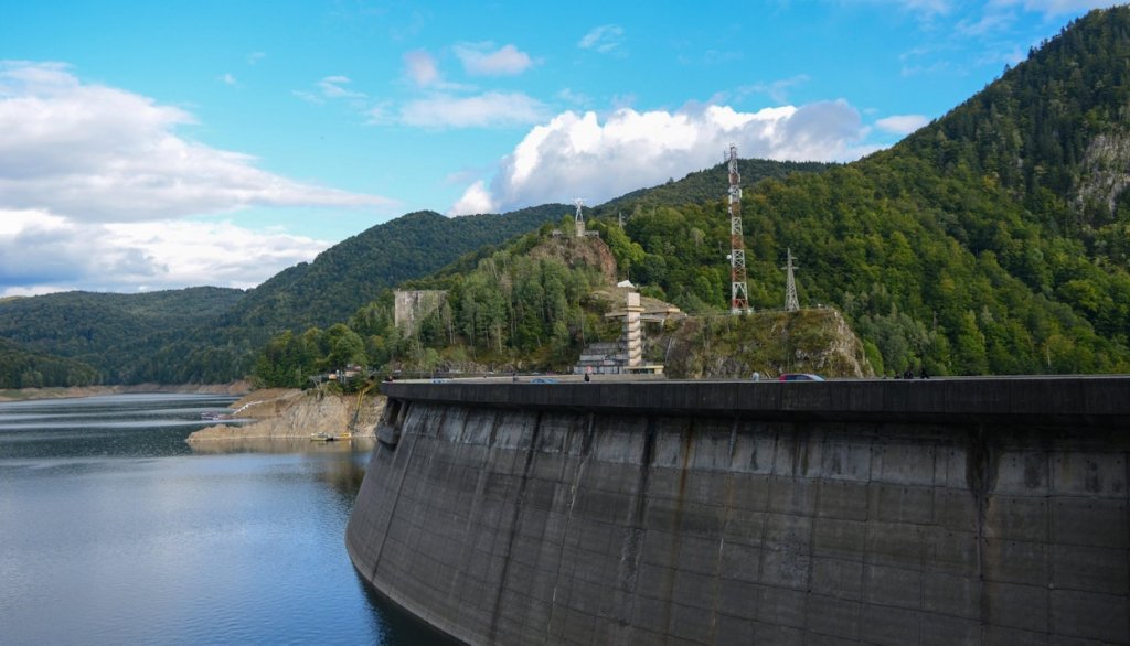 Barajele României, „înecate” în hârtii și promisiuni neîndeplinite