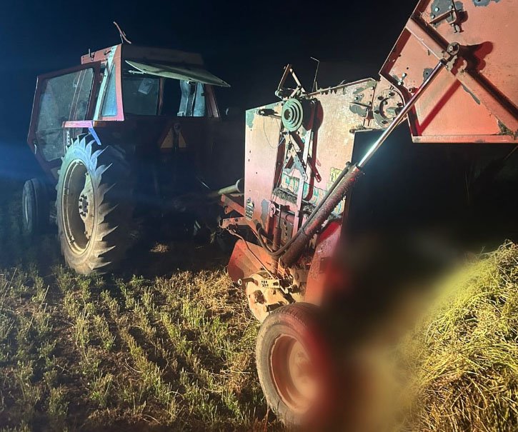 TRAGEDIE într-o localitate din Cluj. Bărbat strivit într-o balotieră / Medicii putut doar să mai declare decesul