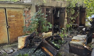 Garaje distruse de foc în cartierul Zorilor. Pompierii au stabilit cauza probabilă a izbucnirii incendiului