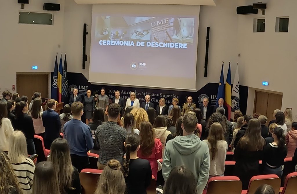 UMF „Iuliu Hațieganu” Cluj și-a deschis porțile pentru un nou an universitar: "O nouă generație de studenți își încredințează visurile și speranțele în mâinile noastre"