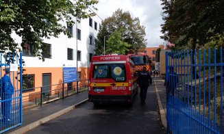 Incendiu la o școală din Cluj-Napoca. Peste 300 de elevi s-au autoevacuat. Patru autospeciale ISU au intervenit