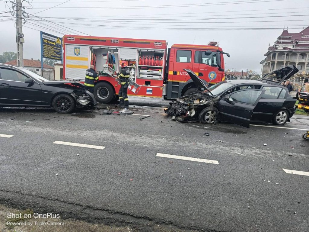 Cum s-a produs accidentul din Huedin, cu patru autoturisme, în urma căruia un copilaș de 1 an și o femeie au ajuns la spital
