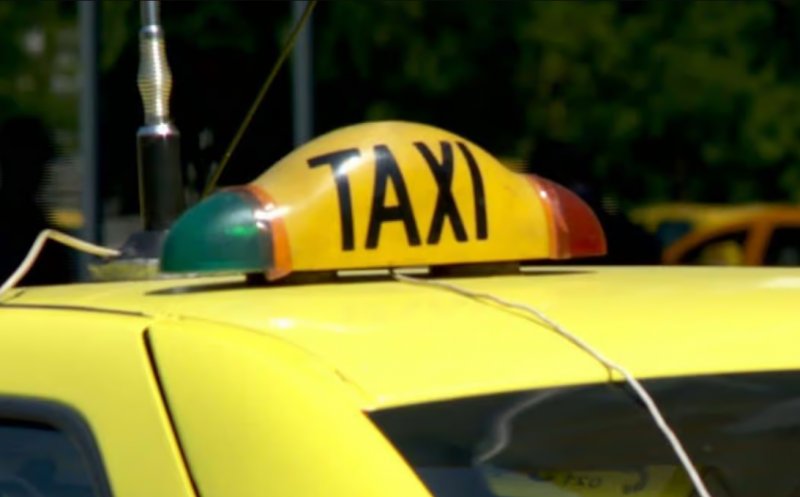 Poveste emoționantă la Cluj: o femeie de 81 de ani, care nu-și mai amintea drumul spre casă, salvată din ger de un taximetrist