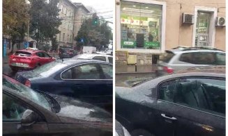 Rupere de nori în centrul Clujului: ploaie torențială și grindină