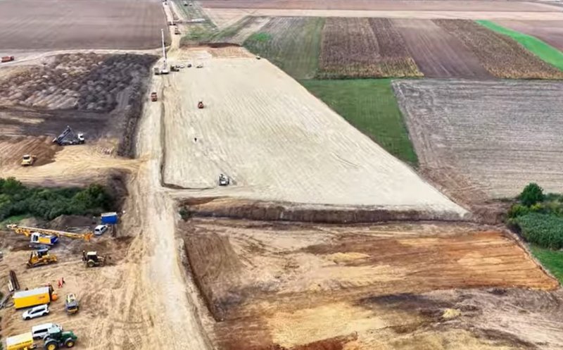 Autostrada Transilvania: Se lucrează pe lotul Chiribiș – Biharia. IMAGINI noi de pe șantier