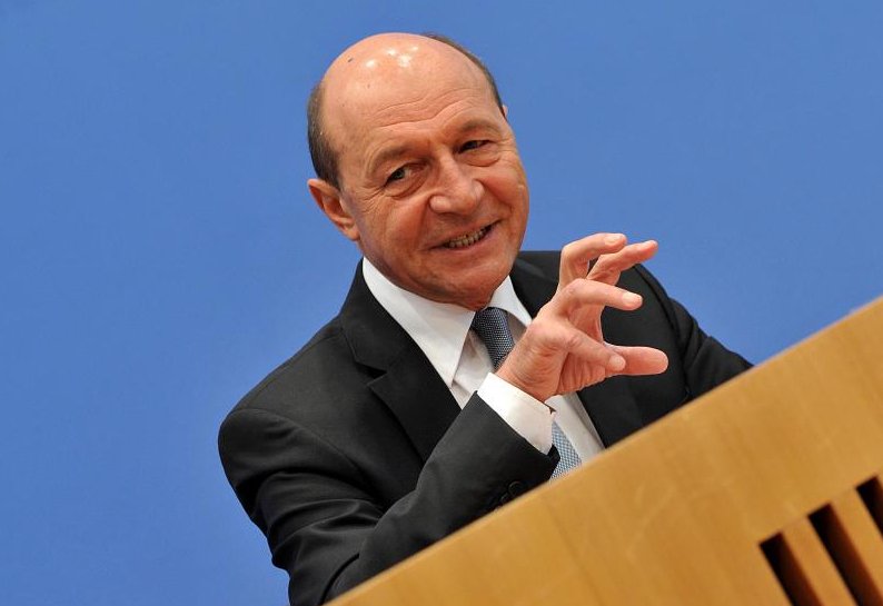 Băsescu, despre Coaliție: Partidele astea pun interesele lor deasupra interesului național / Această instituție – Coaliția – nu există în Constituție