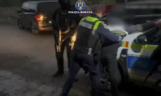 Doi tineri clujeni arestați după ce au distrus o mașină, au bătut un bărbat și au terorizat un magazin