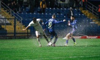 Ce-a fost aici, meci de polo sau de fotbal? Superliga subacvatică :I