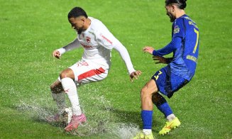 Ce-a fost aici, meci de polo sau de fotbal? Superliga subacvatică :I