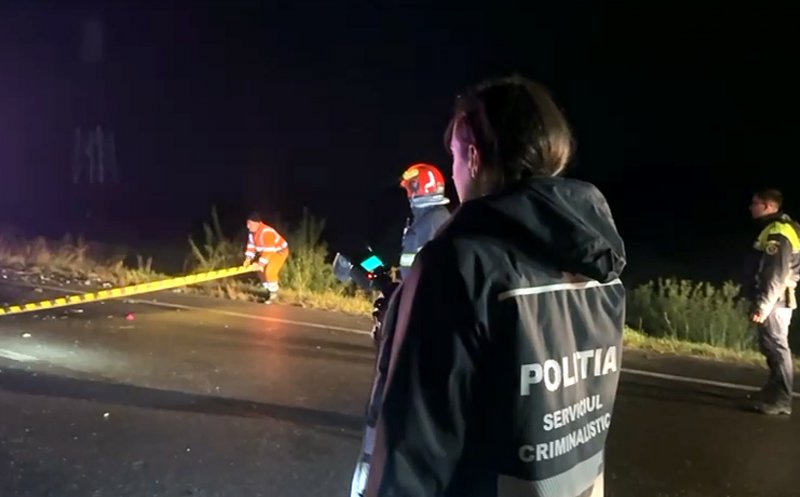 IMAGINI cumplite de la accidentul mortal cu ambulanța de luni seara / Victima decedată e pacientul din ambulanță