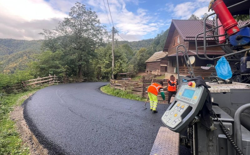 Se finalizează asfaltarea unui drum turistic din Cluj
