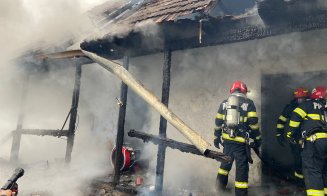 Incendiu puternic într-o localitate din Cluj: Un bărbat a fost găsit carbonizat