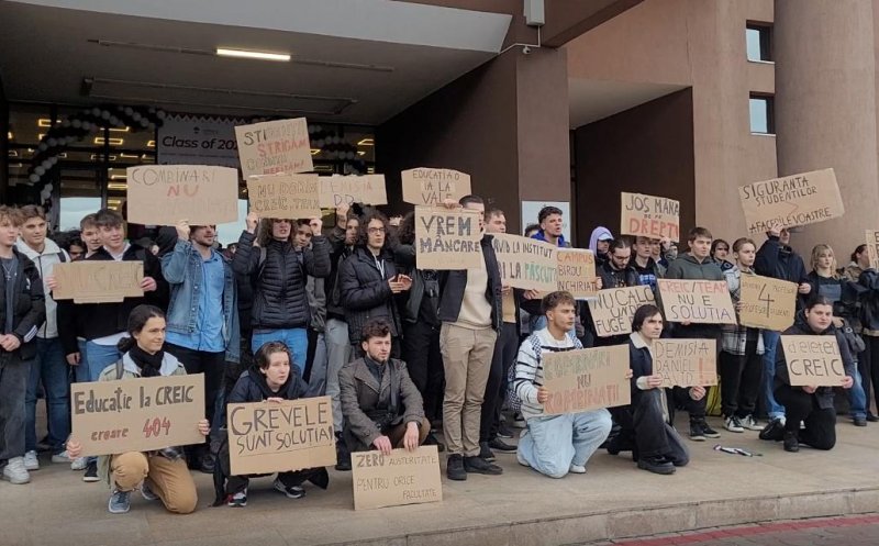 Protestele de la UBB iau amploare. Manifestările se mută în fața rectoratului