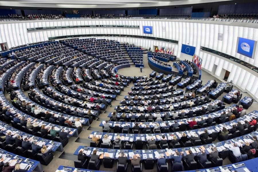 Cine este eurodeputatul român aflat în topul ABSENȚELOR de la votul din Parlamentul European / Ce justificare a servit