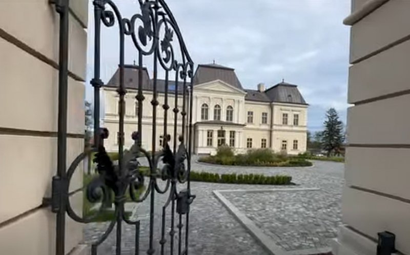 Castelul Bánffy din Răscruci s-a umplut de cavaleri / Pot fi admirați în castel până luna viitoare