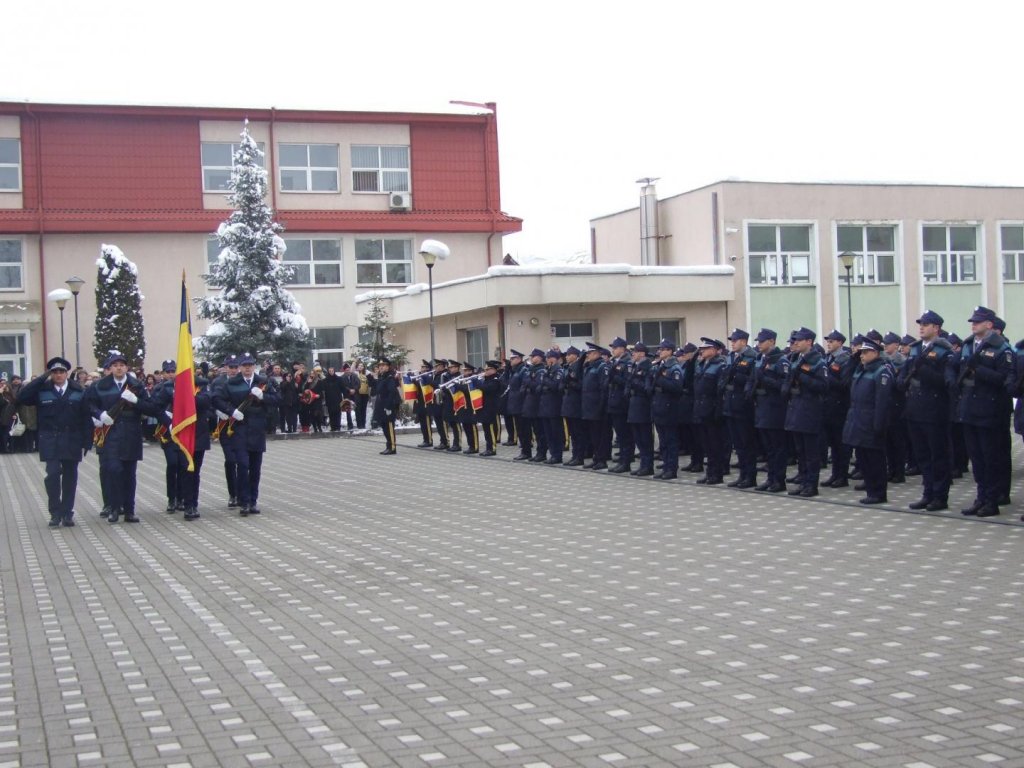 Îți dorești să porți uniforma de polițist? Au început înscrierile pentru școlile de agenți