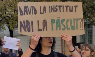 Nou protest anti-CREIC! De data asta, în fața lui Daniel David. Studenții îl așteaptă sâmbătă în stradă să-i ceară "lămuriri"