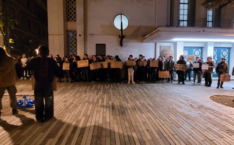 Protest anti-CREIC încentrulClujului! Studenții de la Mate-Info îl așteaptă în stradă pe ministrul Daniel David: "Hai afară, fuga e ușoară "