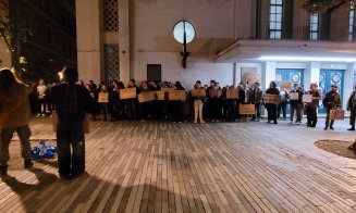 Protest anti-CREIC încentrulClujului! Studenții de la Mate-Info îl așteaptă în stradă pe ministrul Daniel David: "Hai afară, fuga e ușoară "