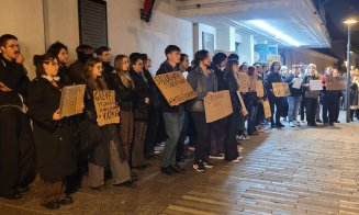 Protest anti-CREIC încentrulClujului! Studenții de la Mate-Info îl așteaptă în stradă pe ministrul Daniel David: "Hai afară, fuga e ușoară "