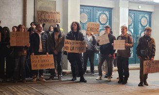 Protest anti-CREIC încentrulClujului! Studenții de la Mate-Info îl așteaptă în stradă pe ministrul Daniel David: "Hai afară, fuga e ușoară "
