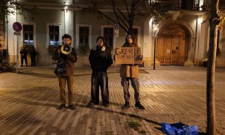 Protest anti-CREIC încentrulClujului! Studenții de la Mate-Info îl așteaptă în stradă pe ministrul Daniel David: "Hai afară, fuga e ușoară "