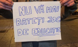 Protest anti-CREIC încentrulClujului! Studenții de la Mate-Info îl așteaptă în stradă pe ministrul Daniel David: "Hai afară, fuga e ușoară "