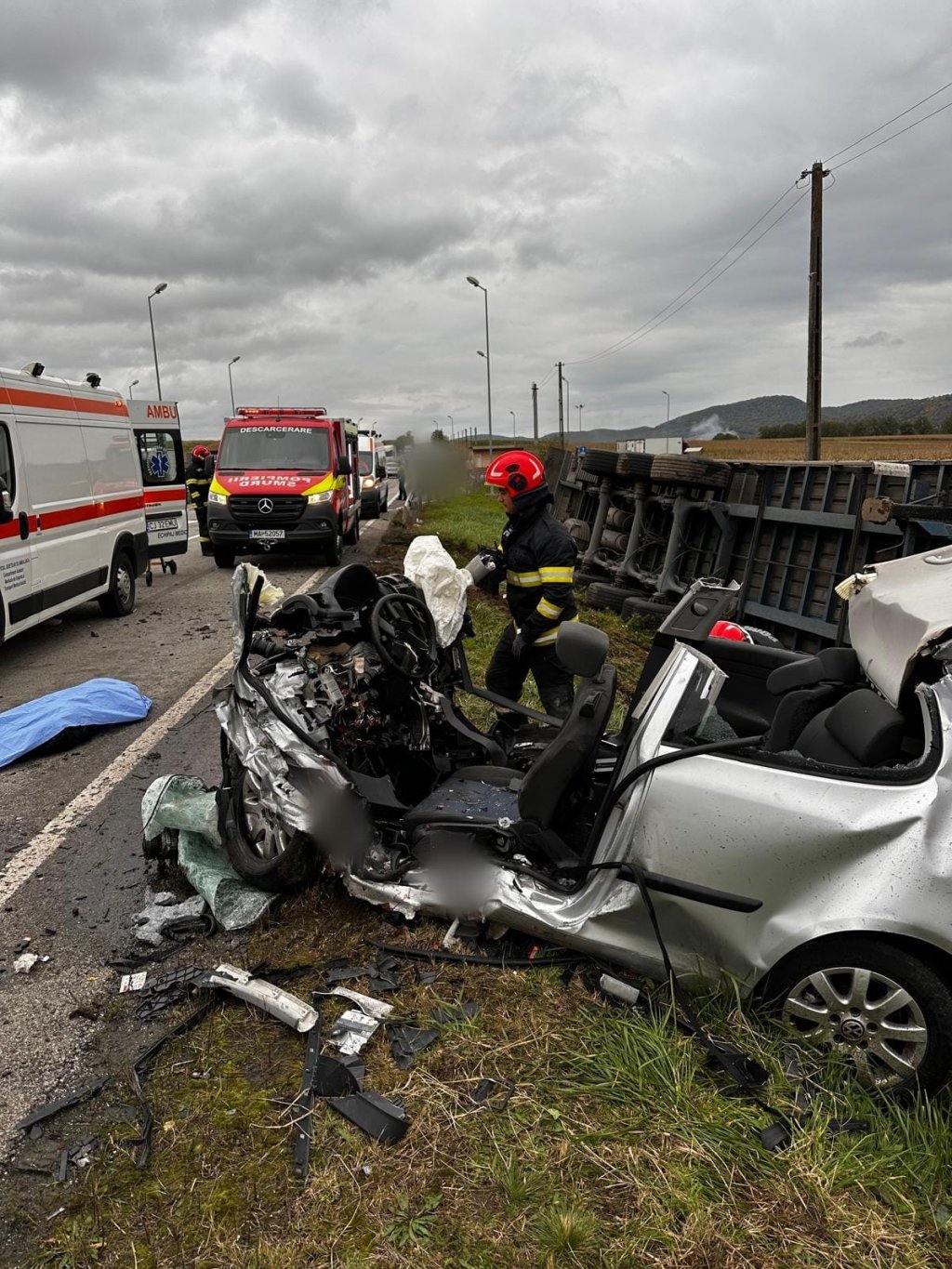 Accident extrem de grav pe un drum din Cluj. Doi tineri au murit